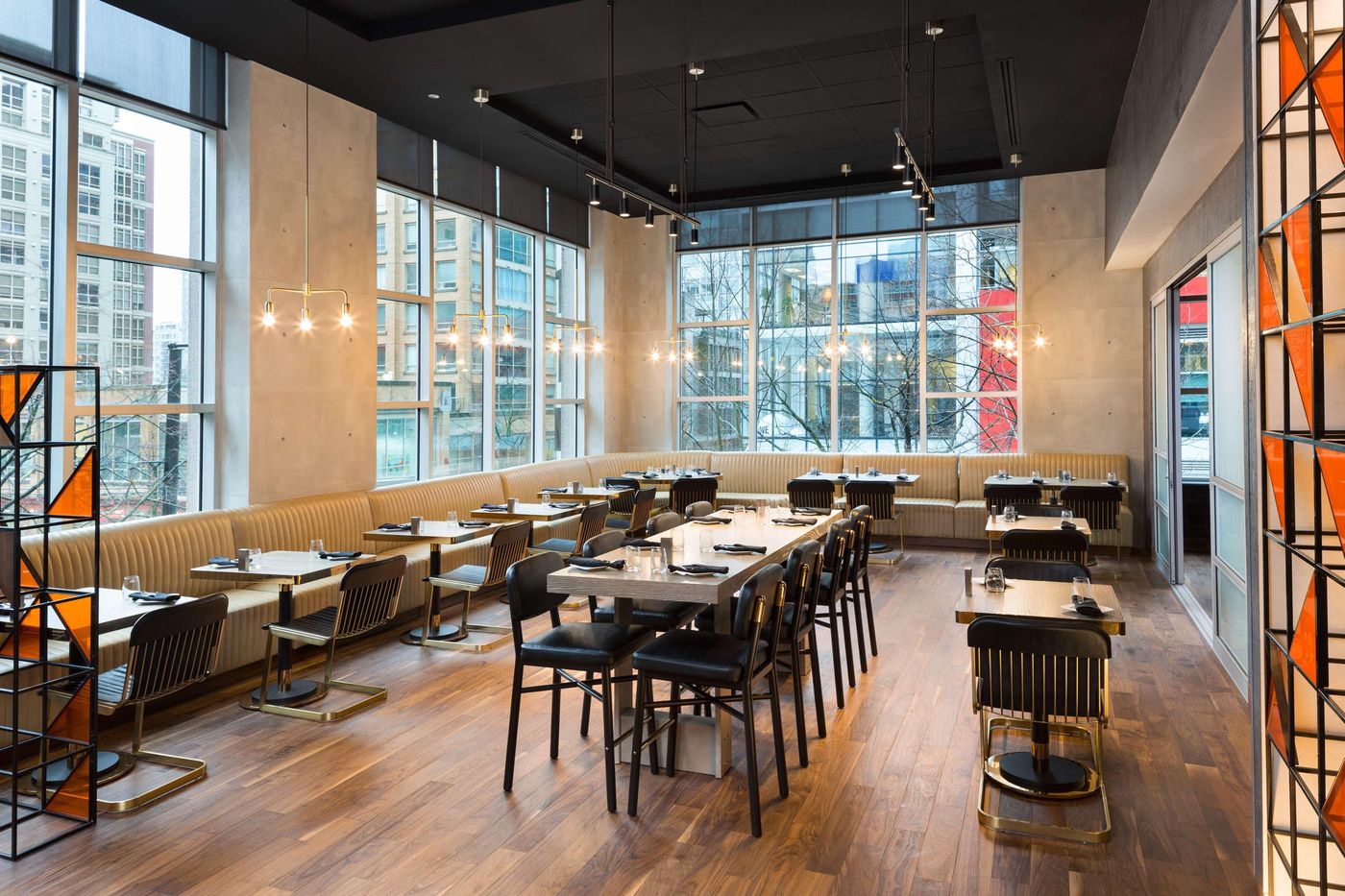 Hilton-Vancouver-Downtown-Restaurant-27