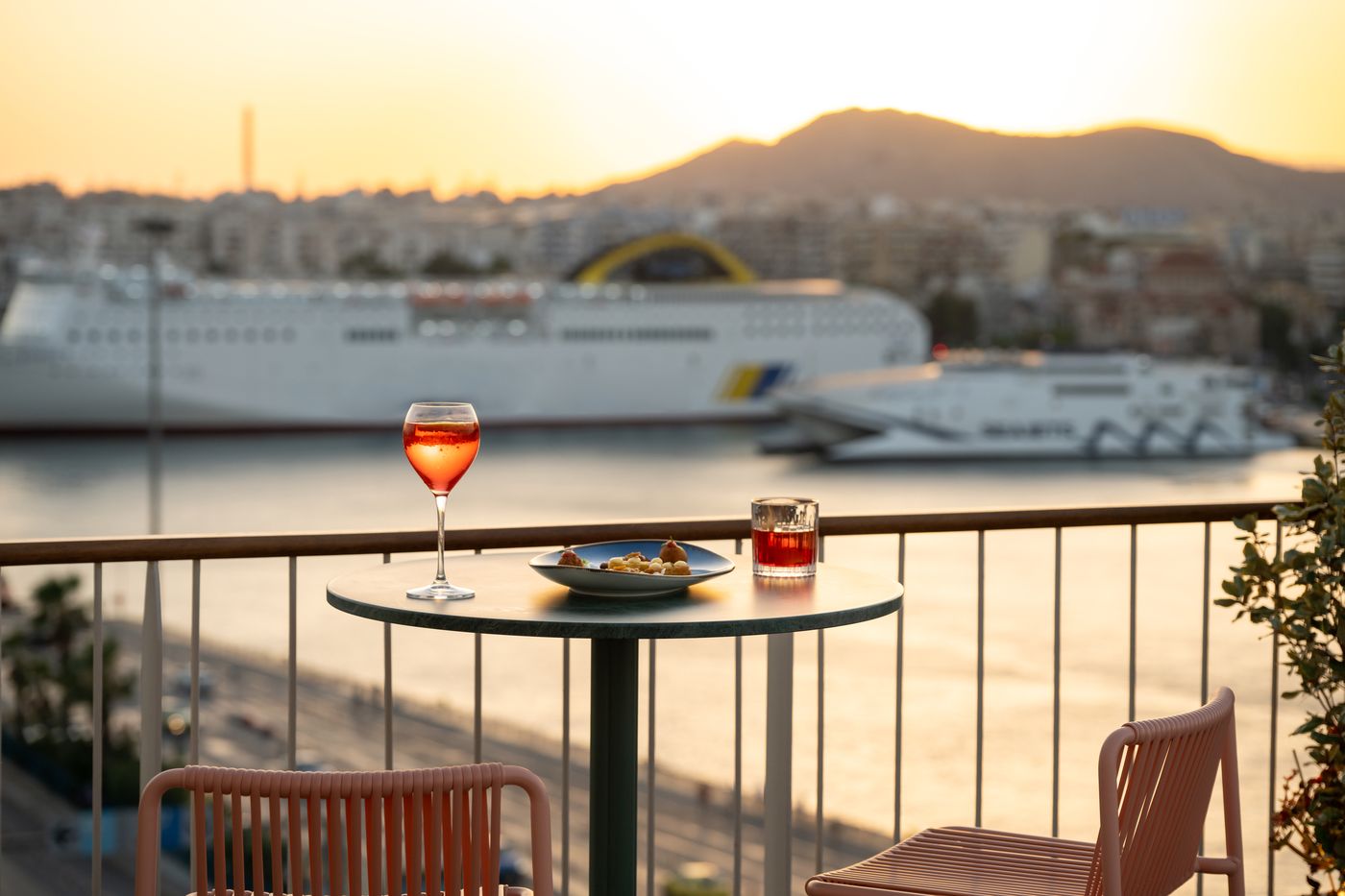 Mitsis N'u Piraeus Port