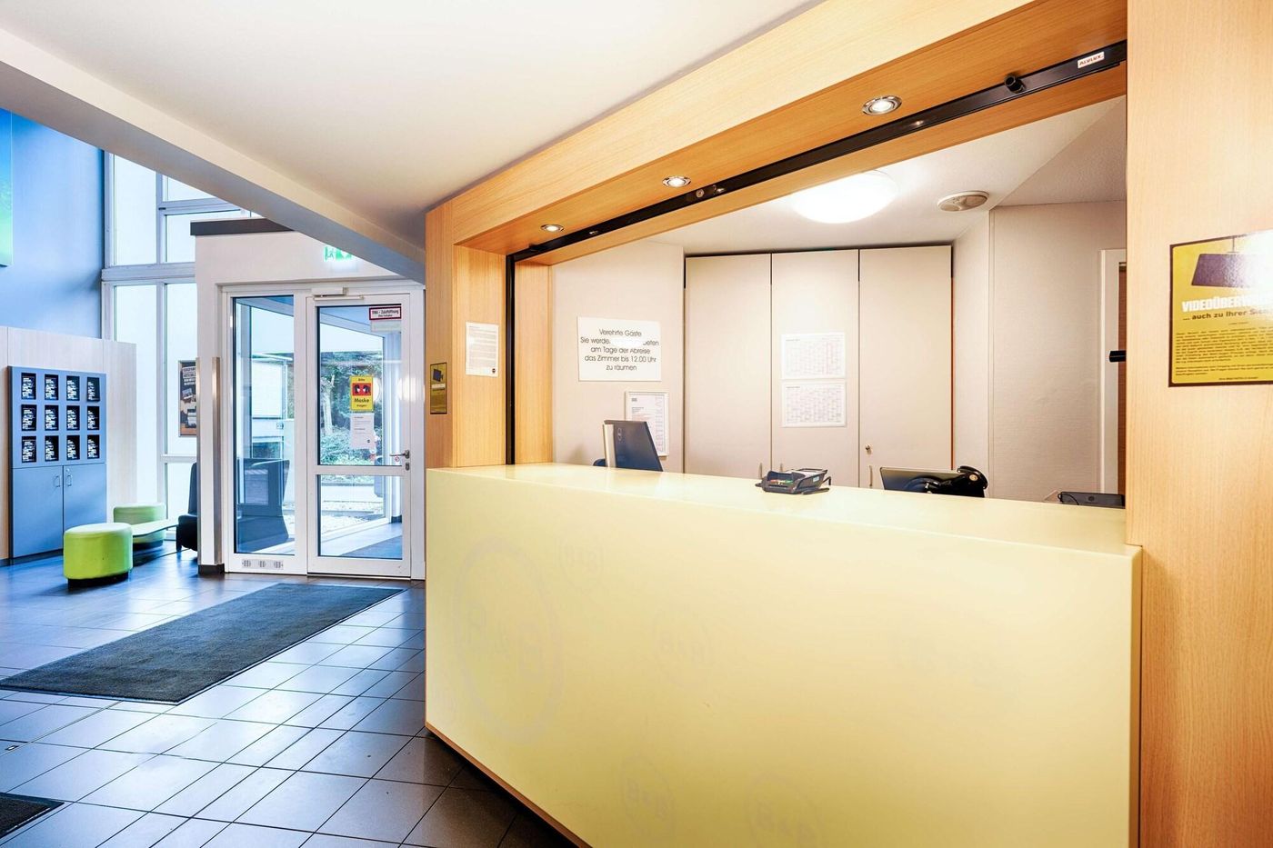 B-b-Hotel-Koln-frechen-Lobby-30