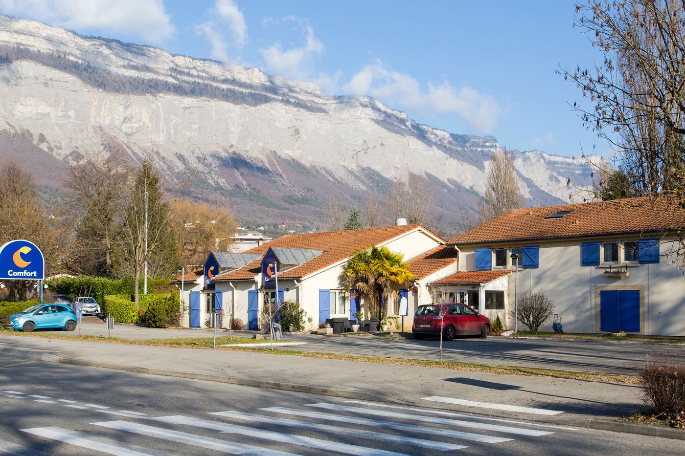 Comfort Hotel Grenoble Meylan-France-MEYLAN-General view-4