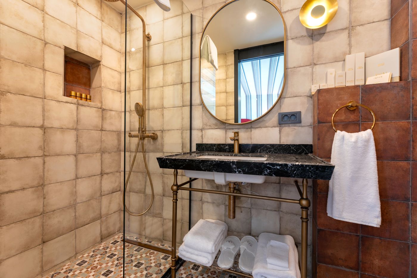 Khai-Hotel-Karakoy-Room-27