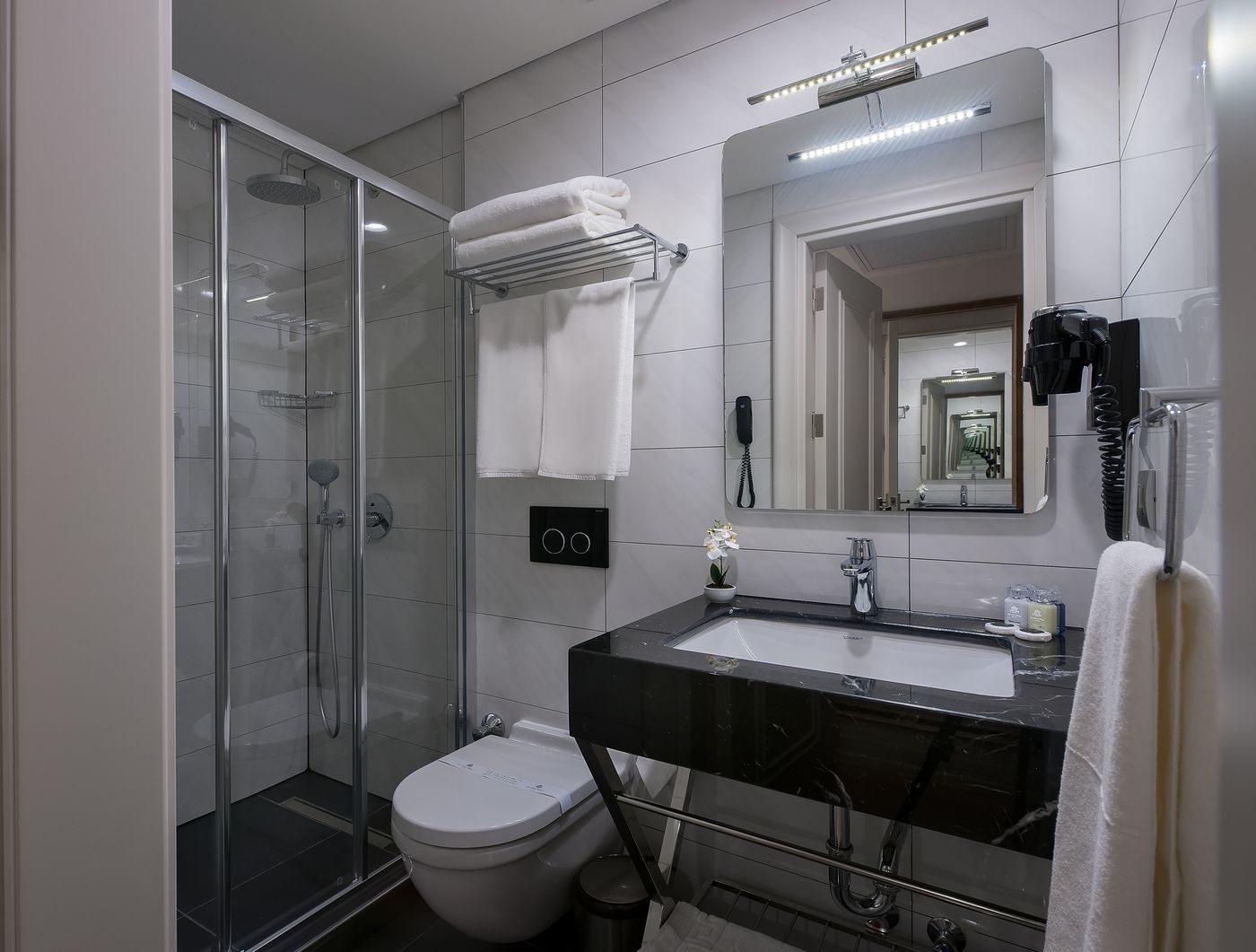 Le-Petit-Palace-Hotel-Room-20