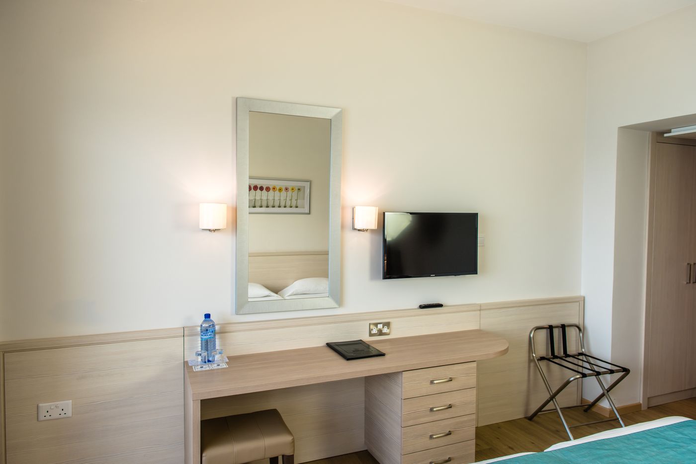 Cynthiana-Beach-Hotel-Room-23