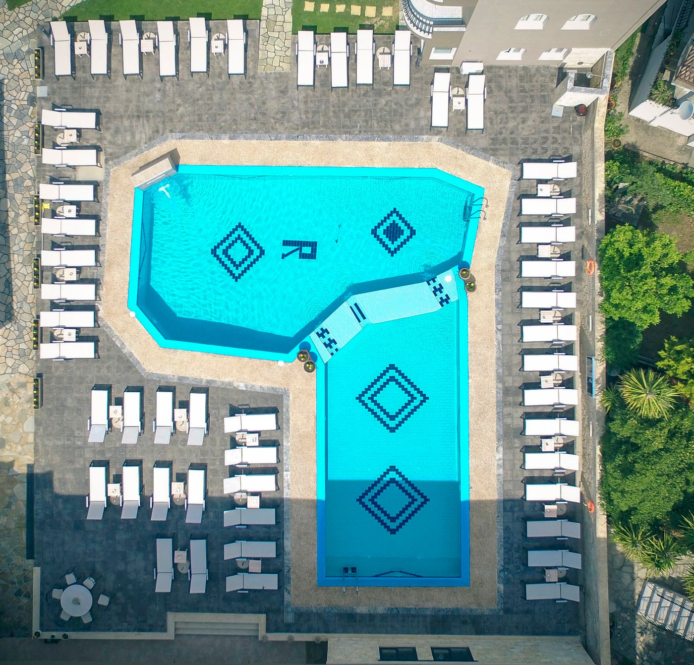 Royal-Hotel-Pool-7