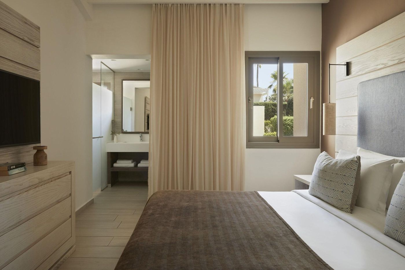 Kermia-Beach-Bungalow-Hotel-Room-20