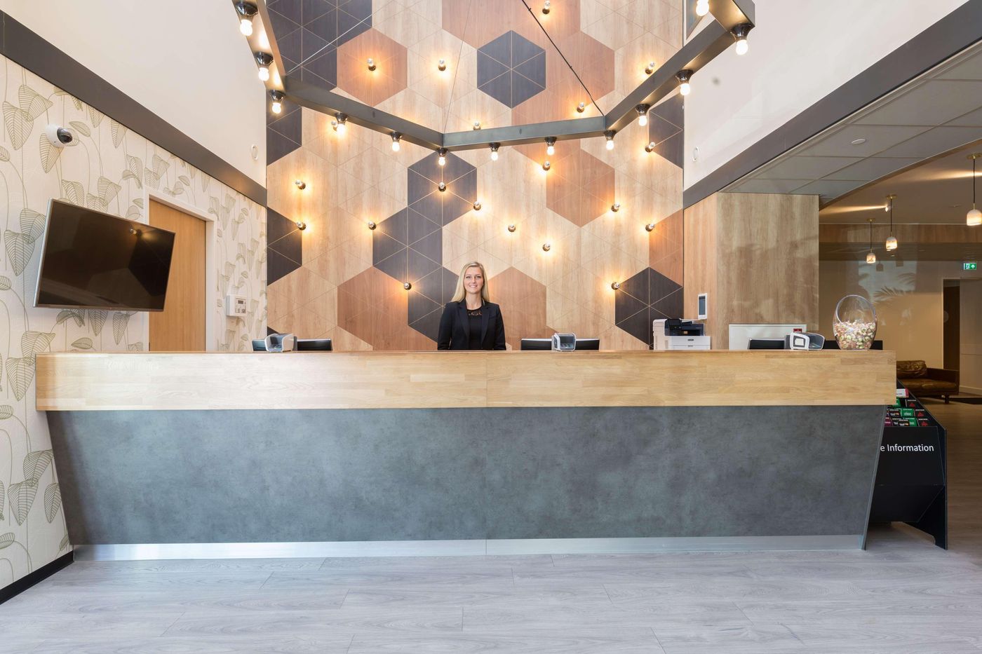 Best-Western-Amsterdam-Lobby-19