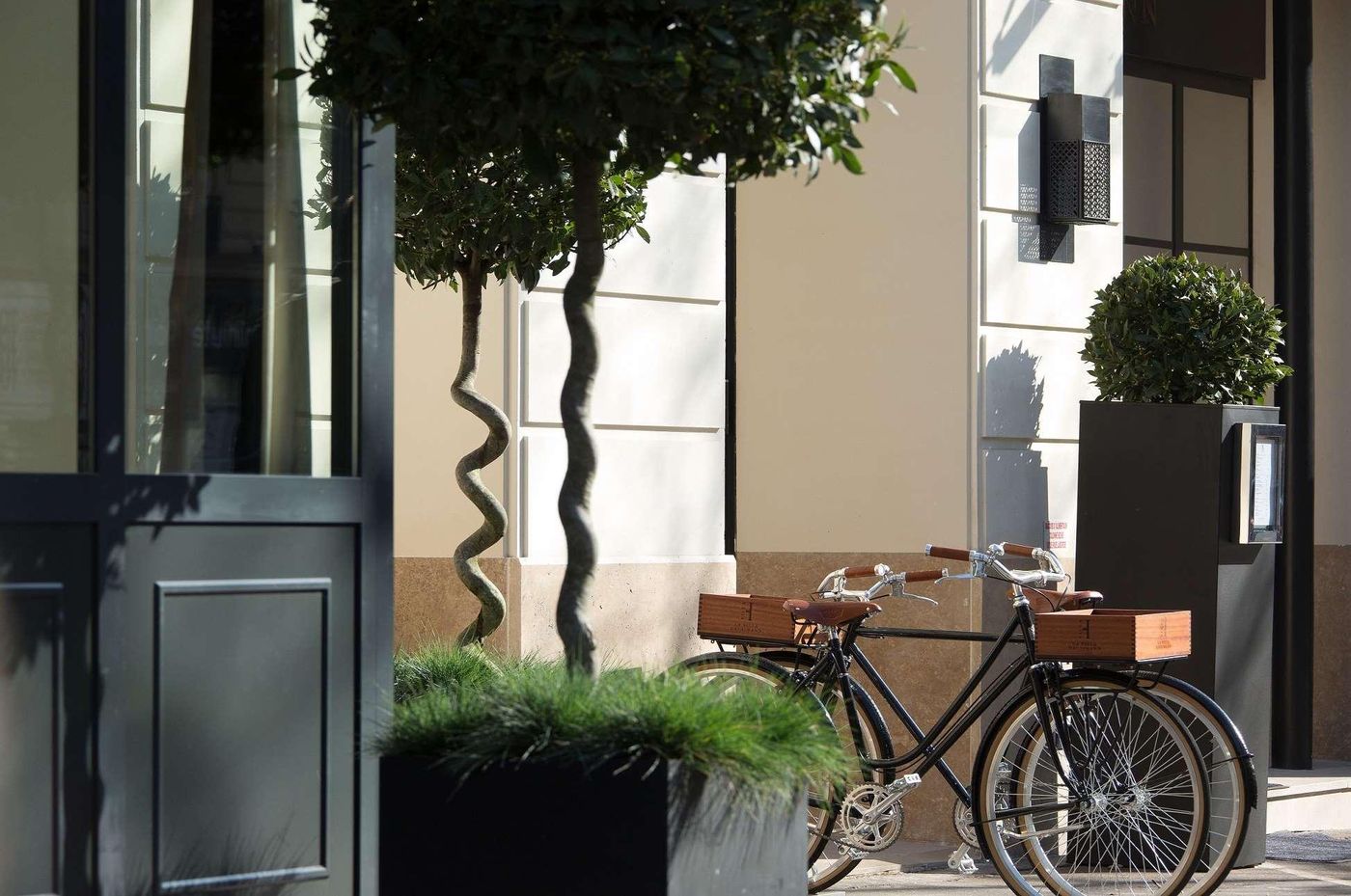 La-Villa-Haussmann-Paris-Sports-and-Entertainment-6