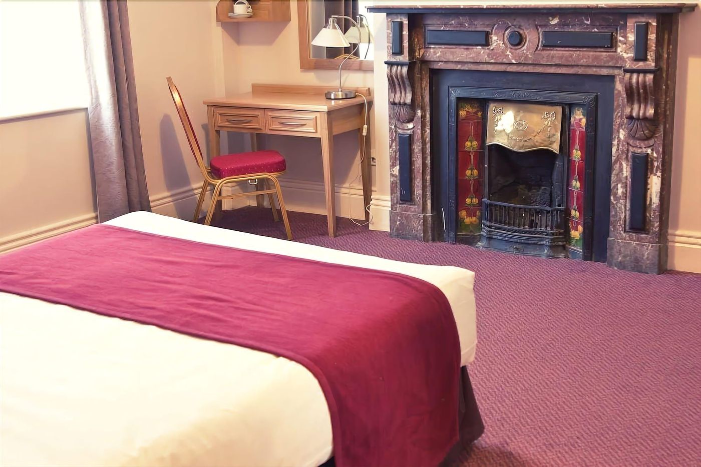 Phoenix-Park-Hotel-Room-3