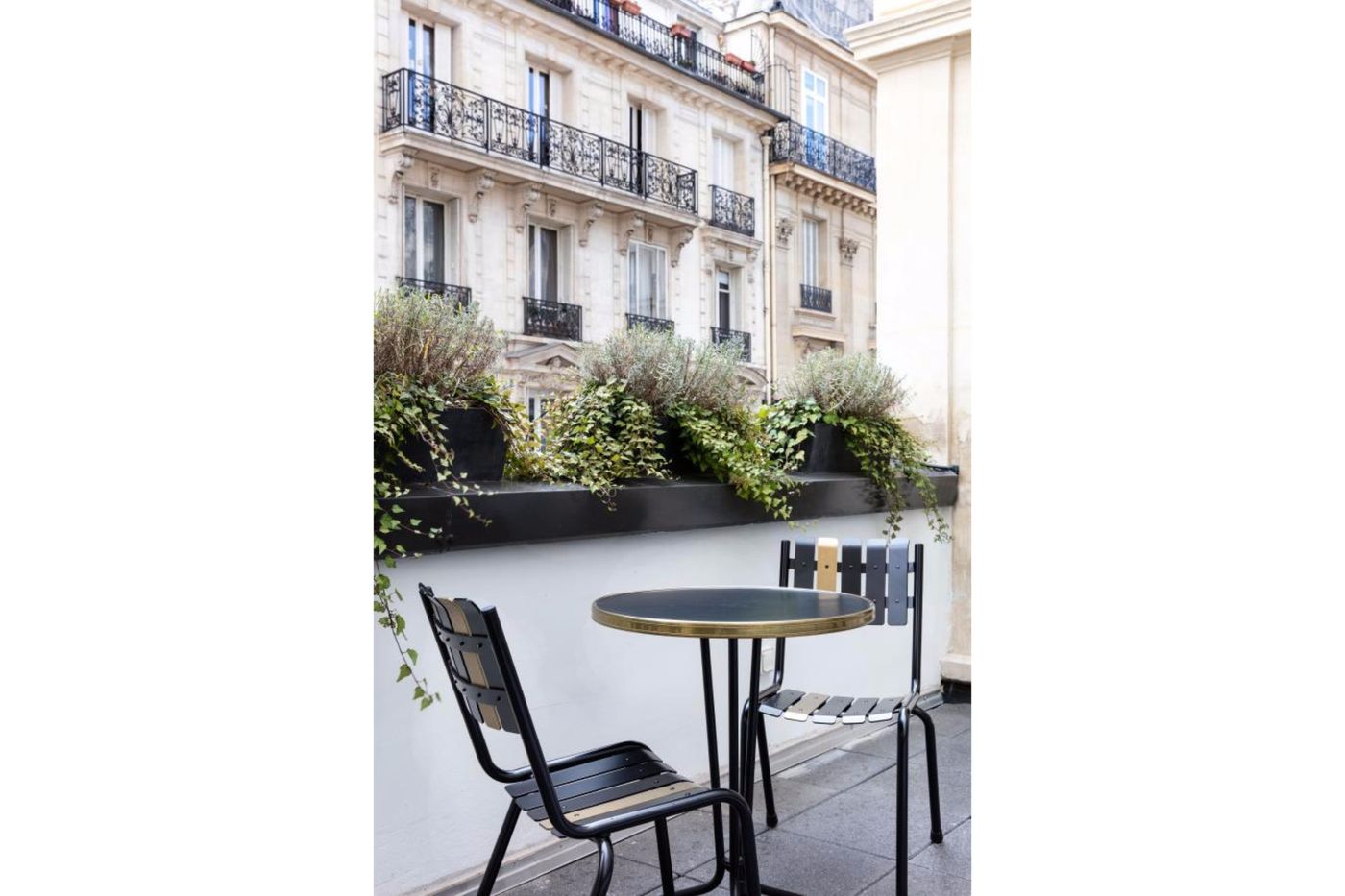 Monsieur-General-view-24