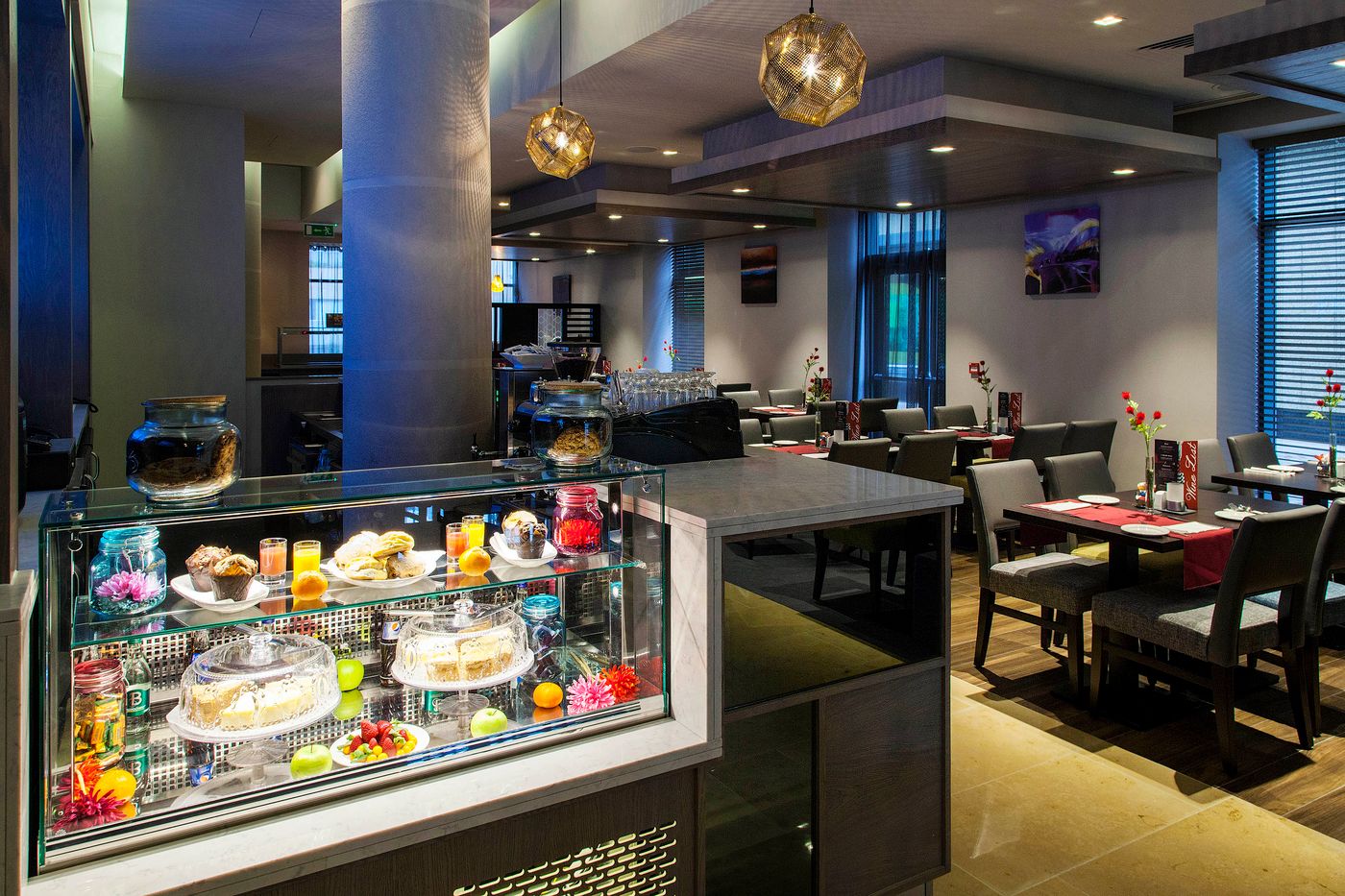 Maldron-Hotel-Smithfield-Bar-18