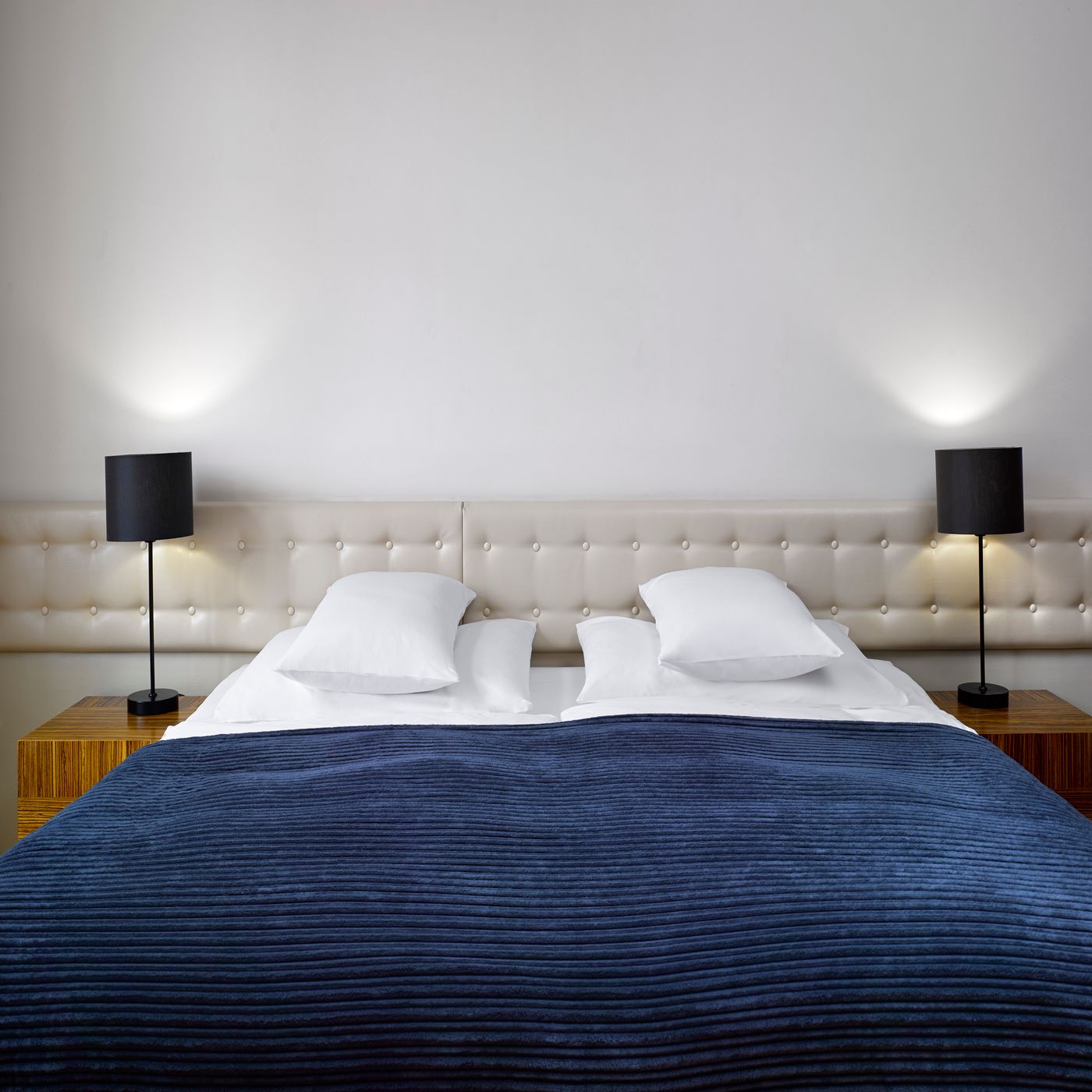 The-Icon-Hotel---Lounge-Room-2