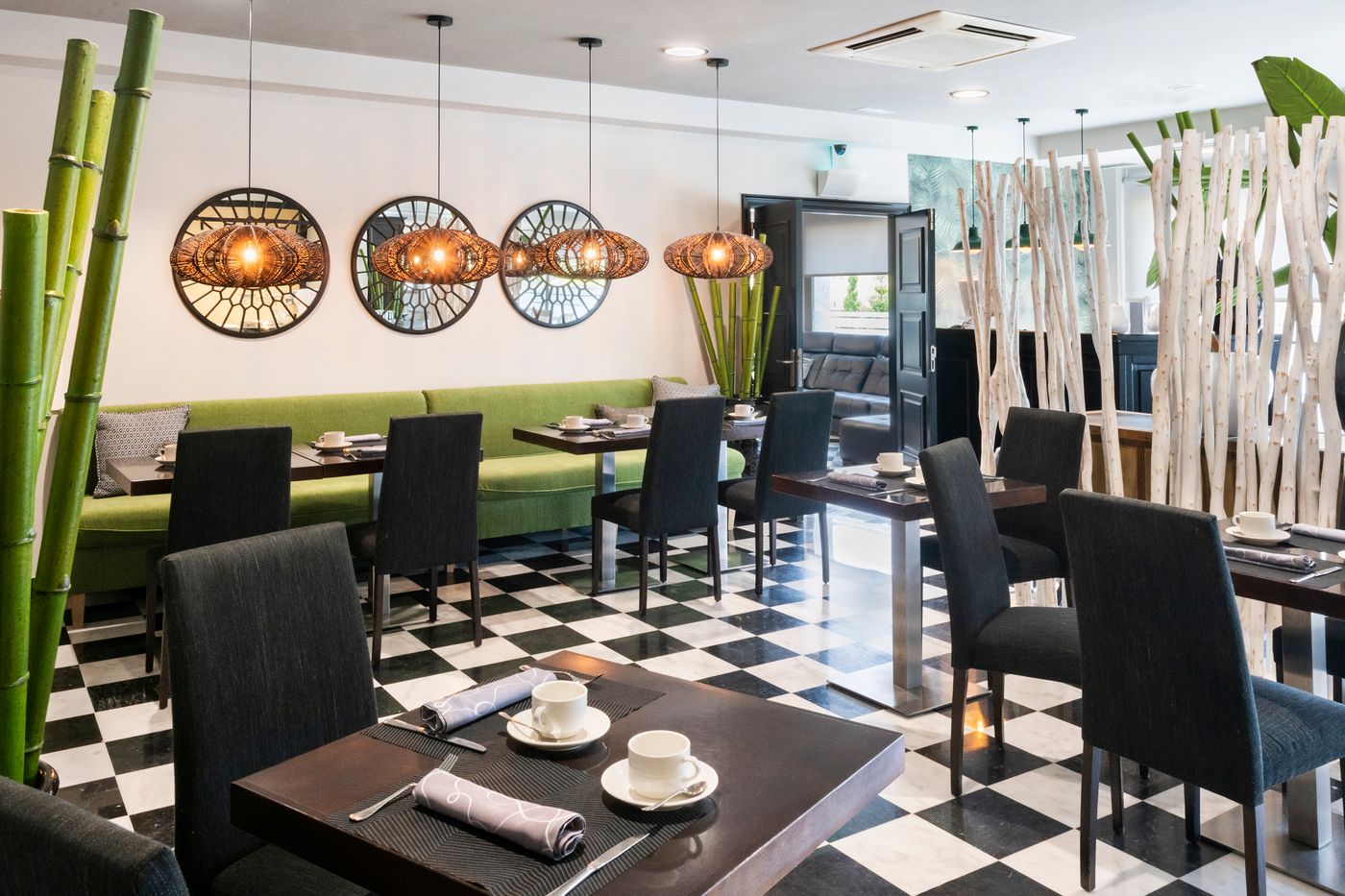 Salles-Hotel-Aeroport-de-Girona-Restaurant-24