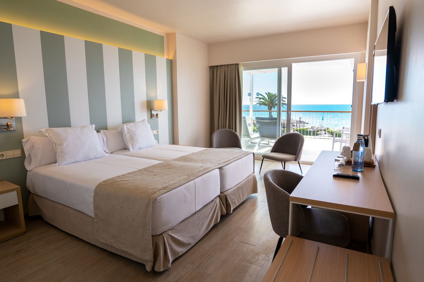 Hotel-55-Santo-Tomas-Room-16