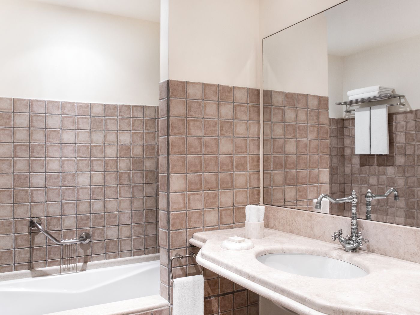 Grecotel-Olympia-Oasis-Village---Aqua-Park-Room-43