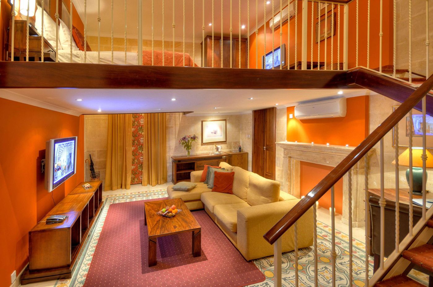 Palazzo-Capua-Room-11