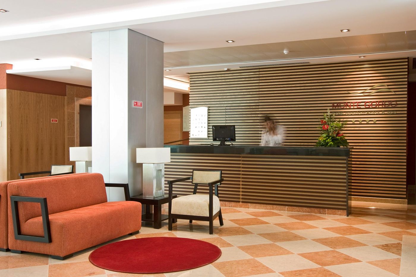 Montegordo-Hotel-Apartamentos---Spa-Lobby-15