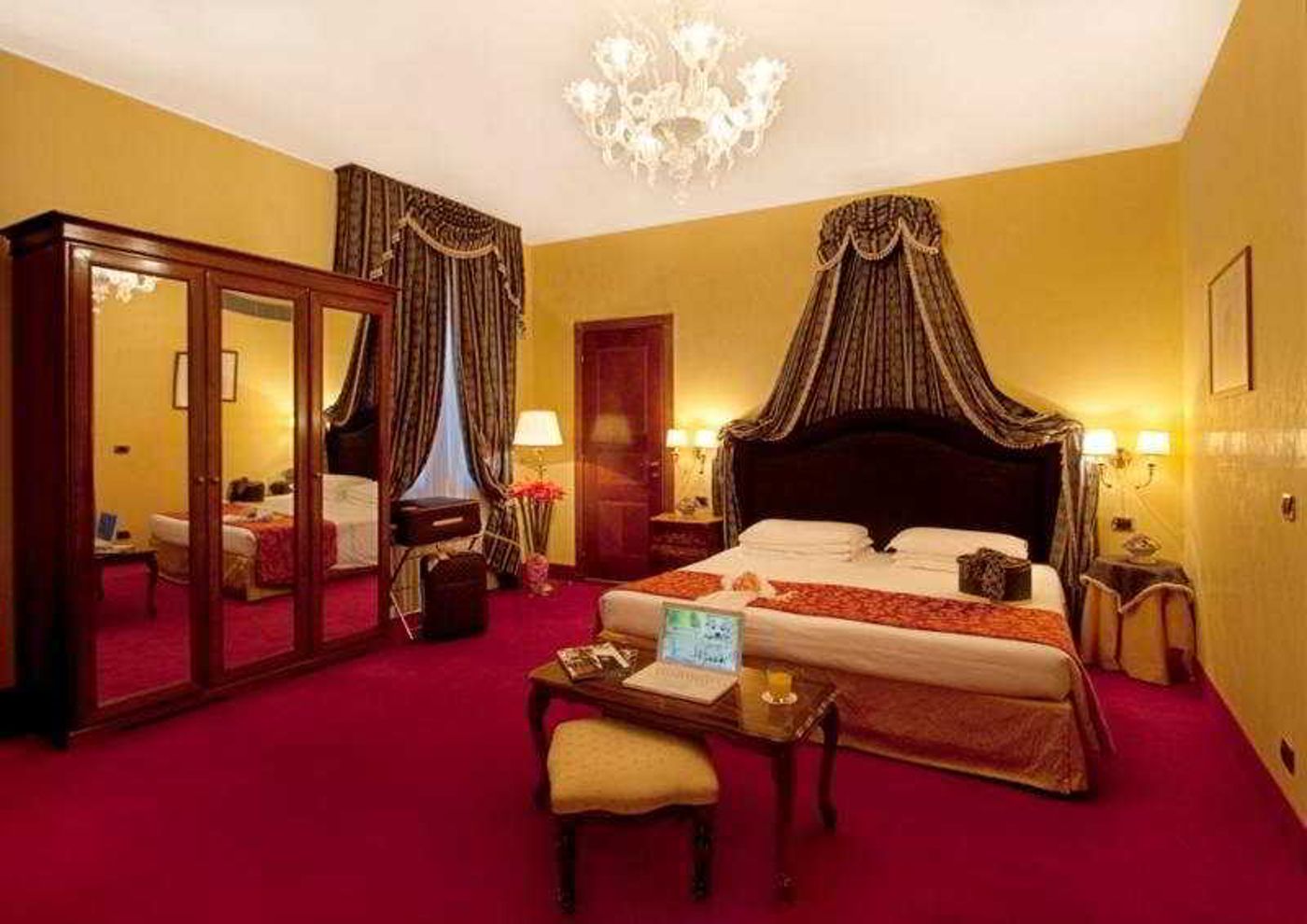 Al-Ponte-Dei-Sospiri-Junior-Suites-Room-33