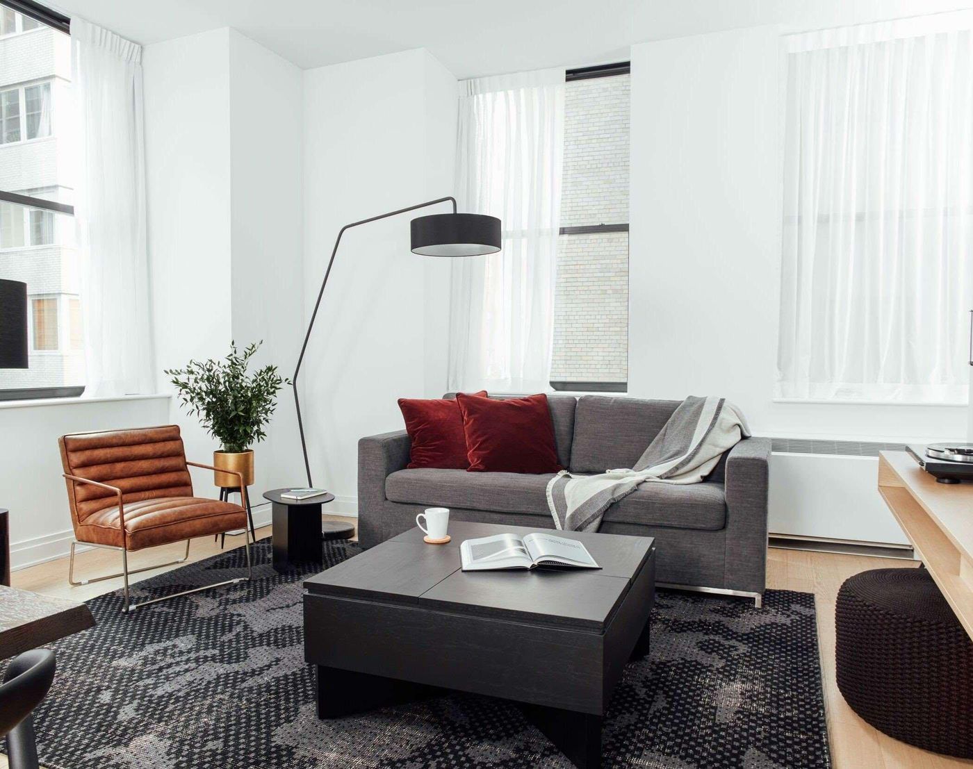 Mint-House-at-70-Pine-Room-22