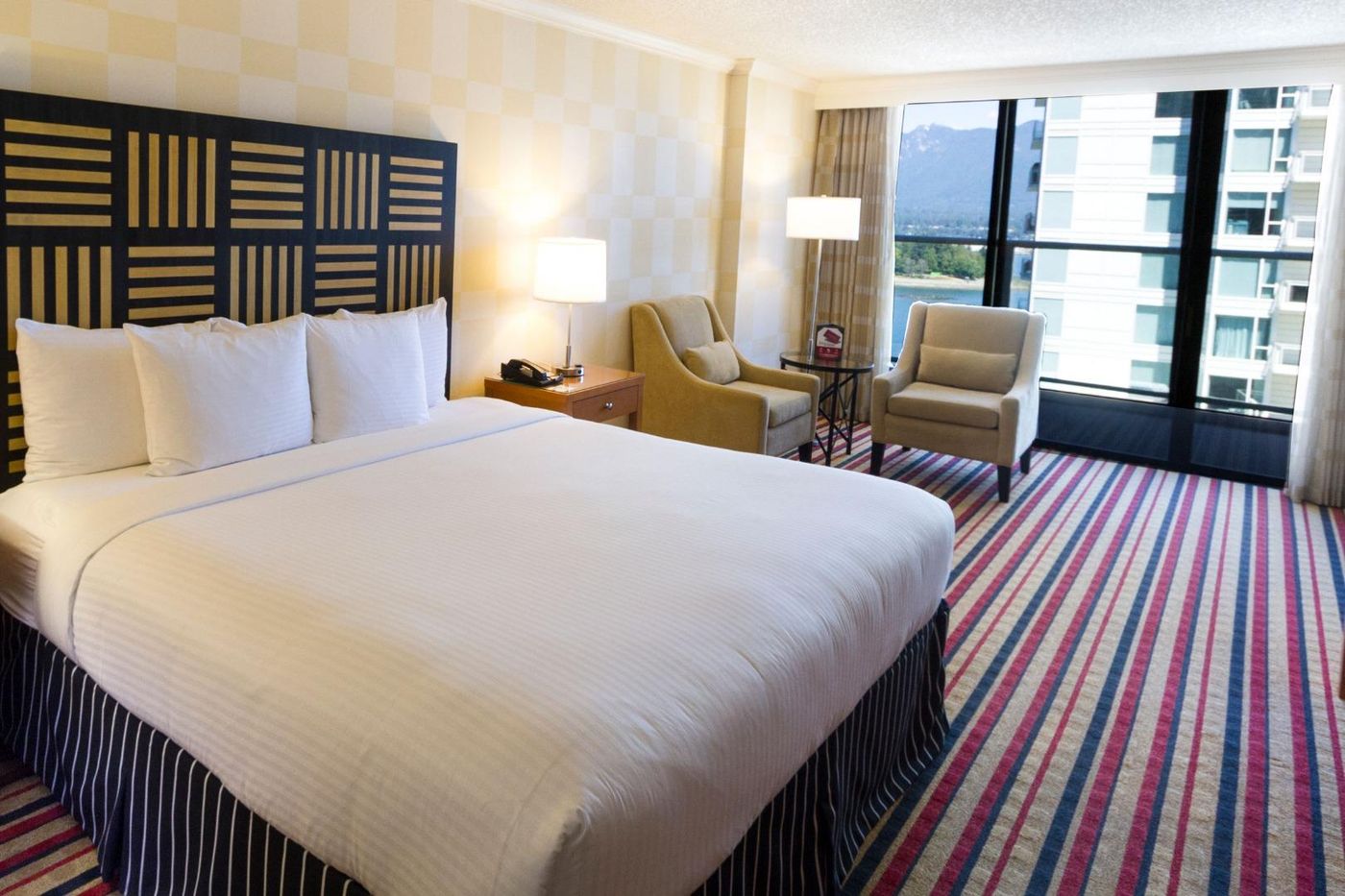 Pinnacle-Hotel-Harbourfront-Room-11