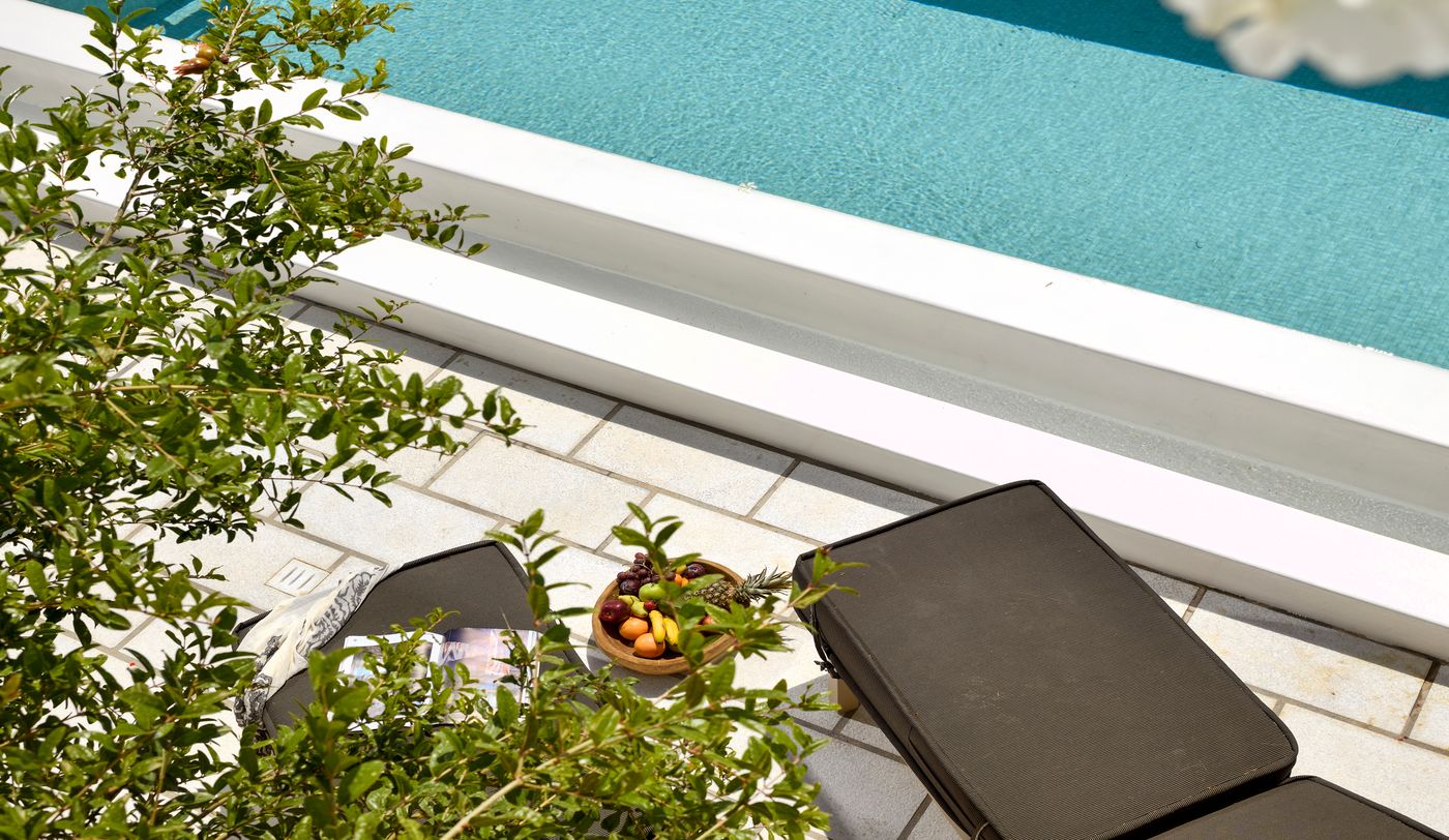 Saint-John-Hotel-Villas---Spa-Room-21