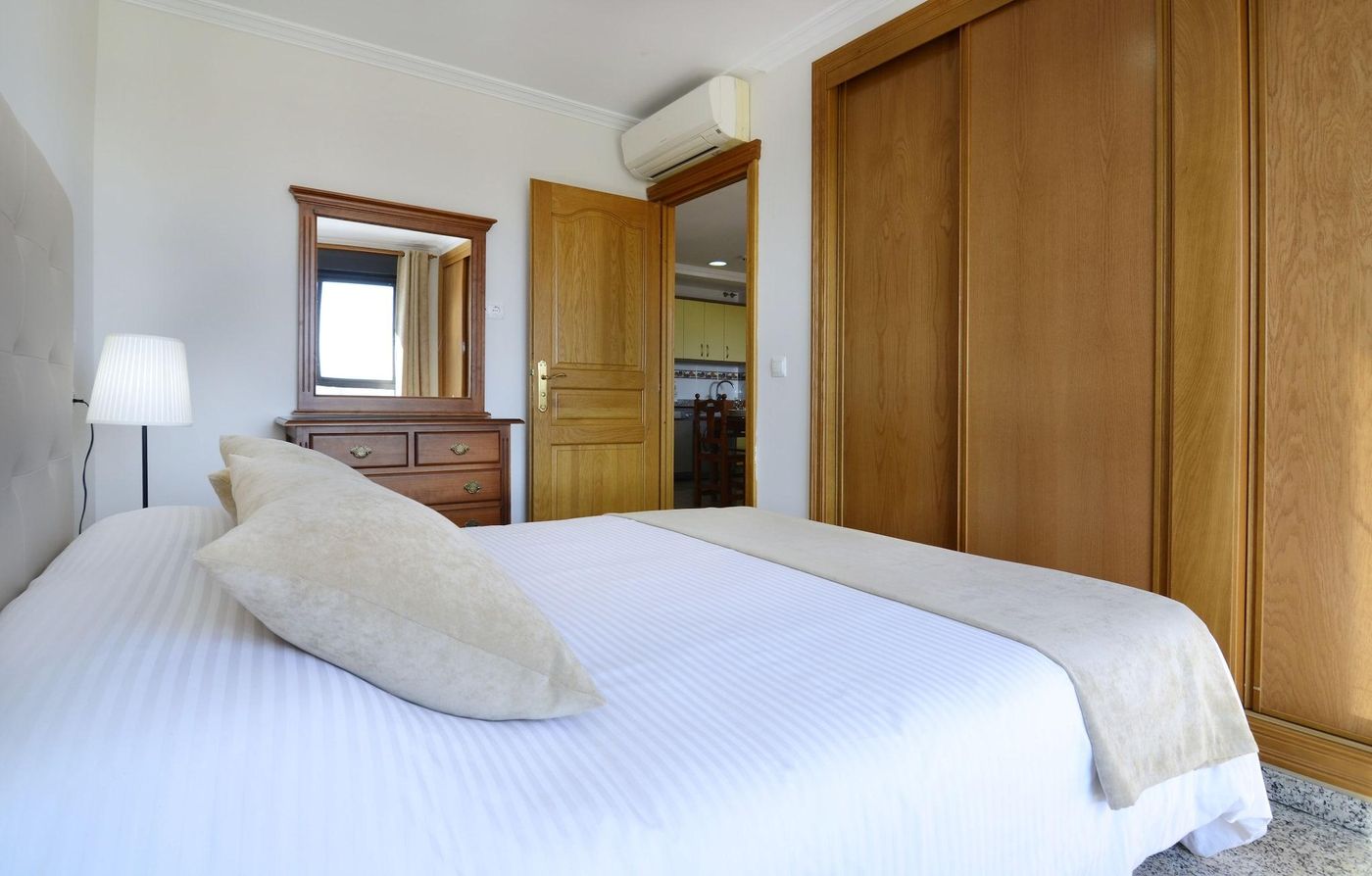 Apartamentos-Nuria-Sol-Room-21