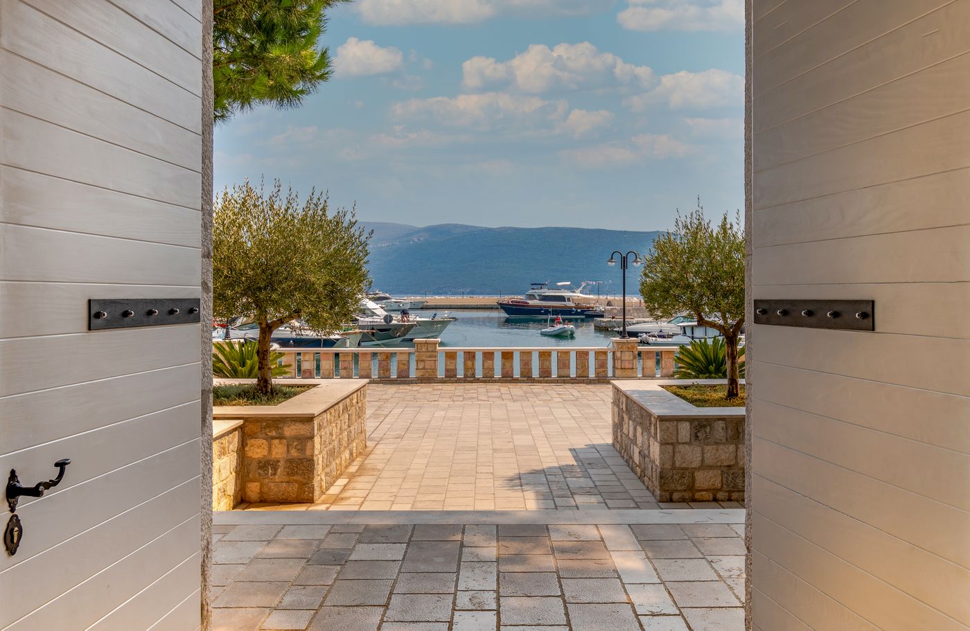 Lazure-Hotel---Marina-General-view-13