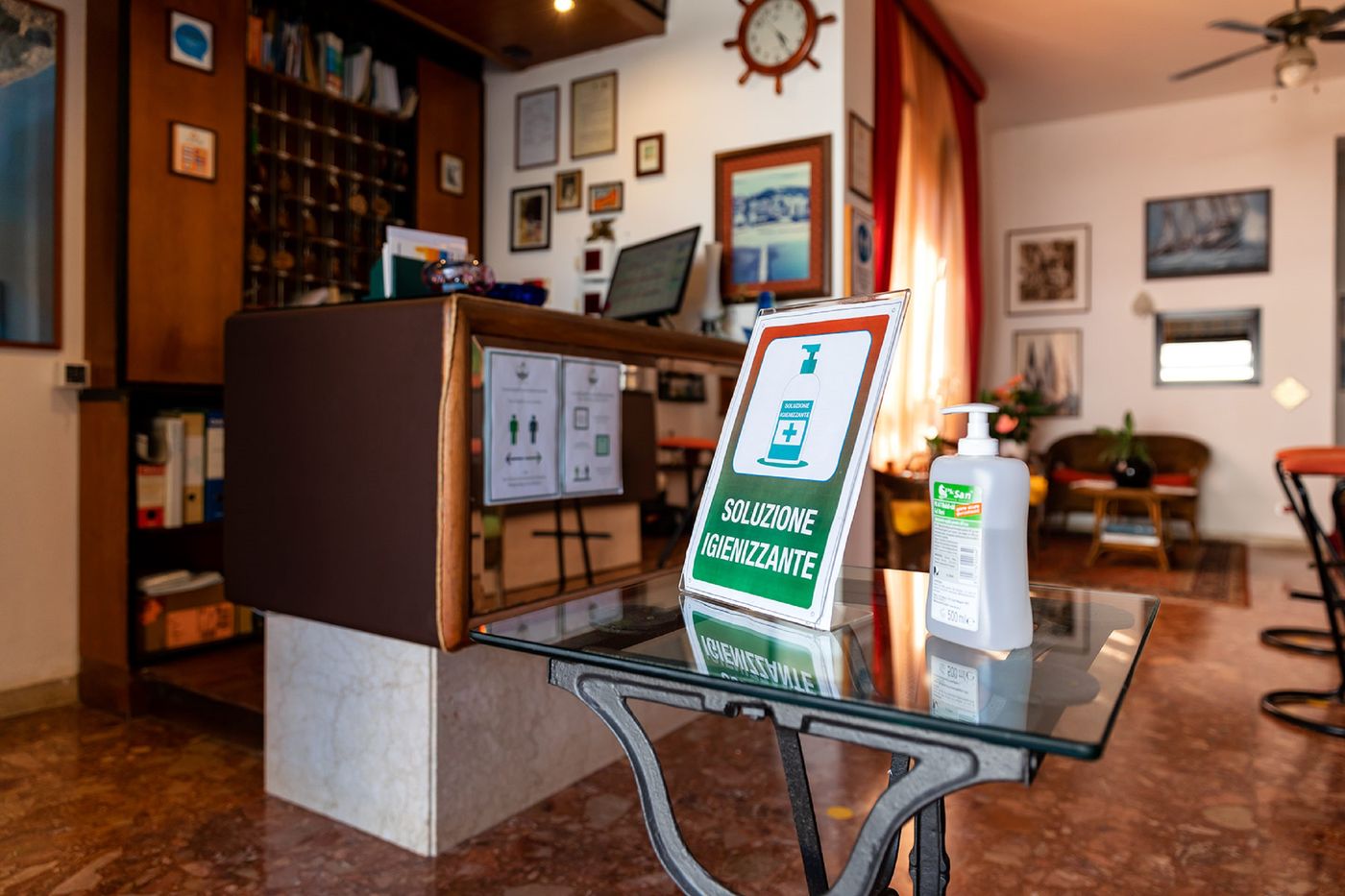 Hotel-Rivamare-Lobby-10