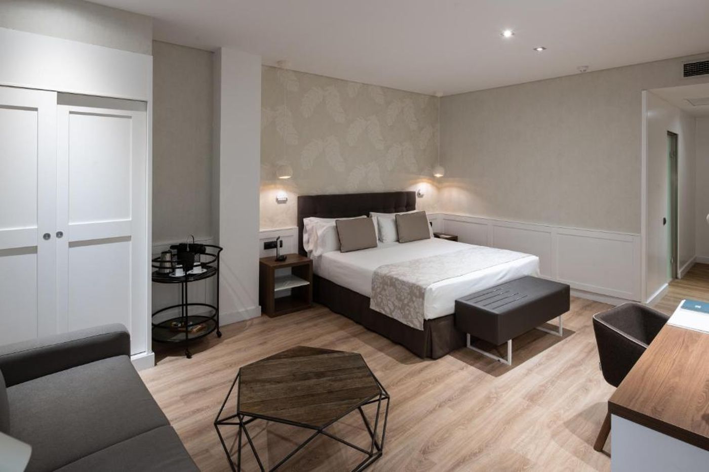 Catalonia-Puerta-del-Sol-Room-36