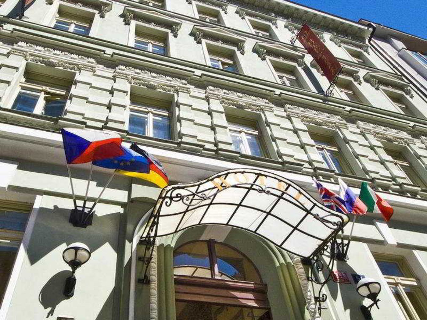 Hotel Raffaello-Czech Republic-PRAGUE-General view-1