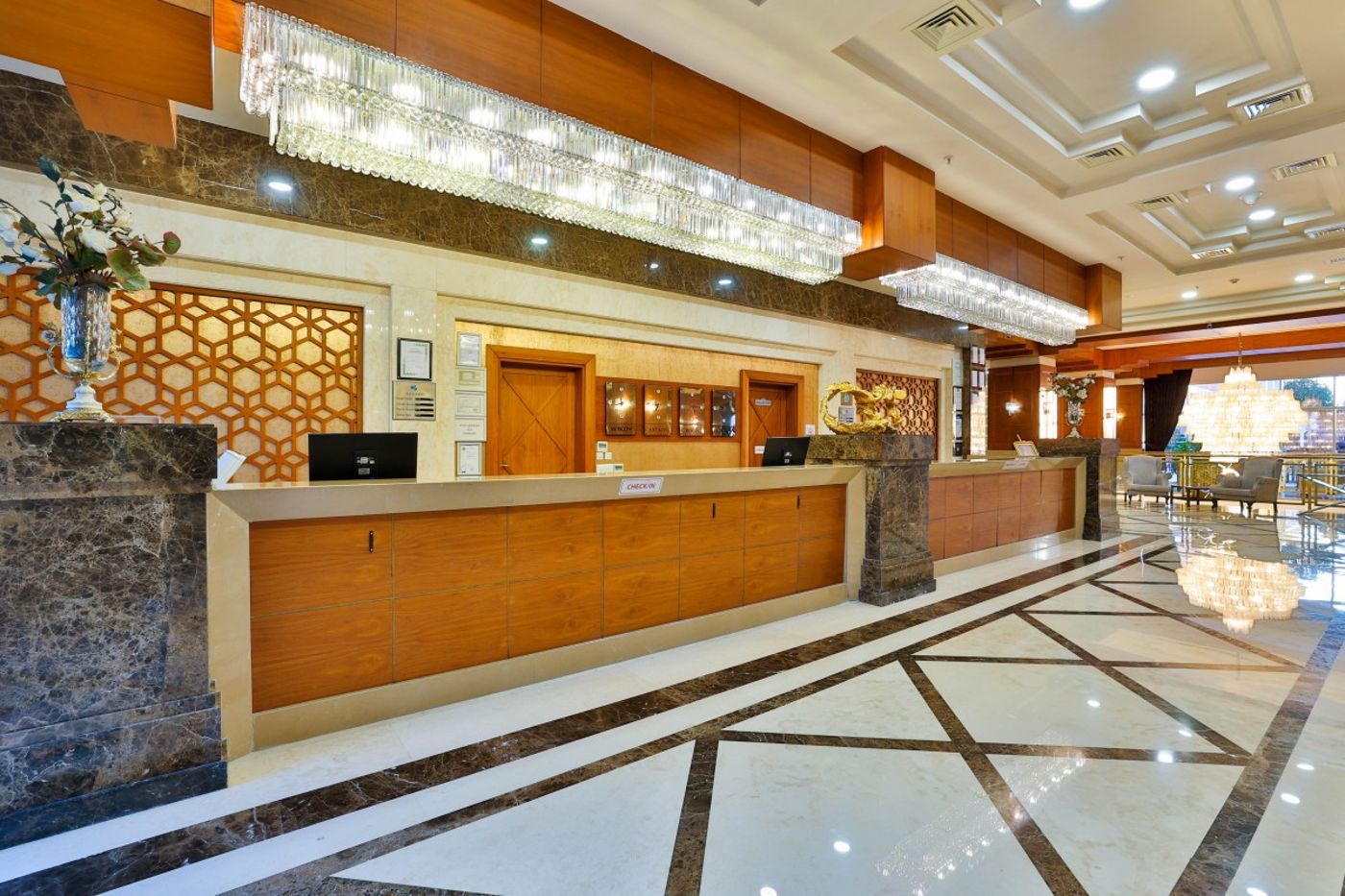 Crystal-Deluxe-Resort---Spa-Lobby-41