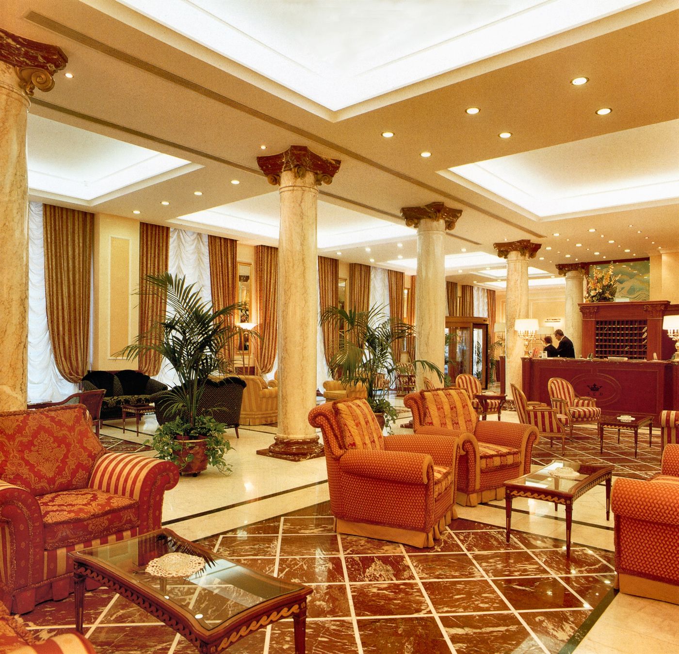 Andreola-Central-Hotel-Lobby-8