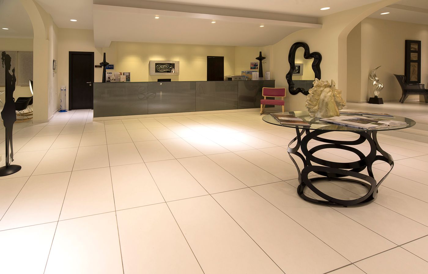 Golden-Beach-Lobby-28