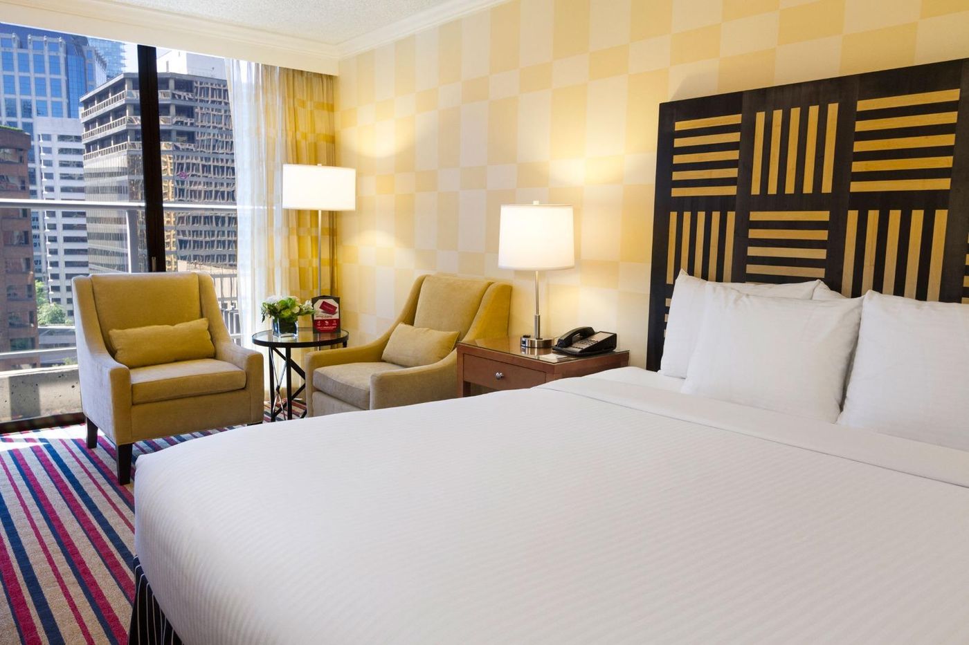 Pinnacle-Hotel-Harbourfront-Room-12