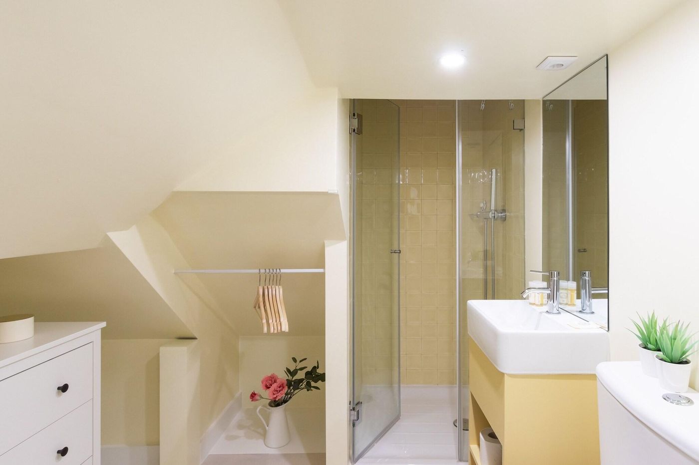 1898-Home---Suites-Room-38