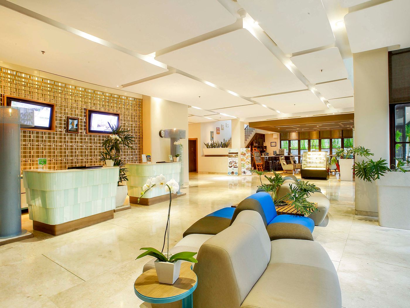 Grand Livio Hotel-Indonesia-Kuta-Lobby-9