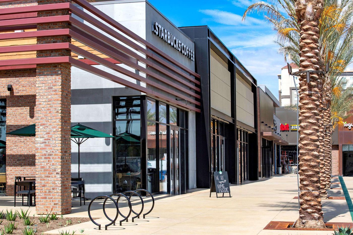 Cambria-Hotel-Anaheim-Resort-Area-General-view-32