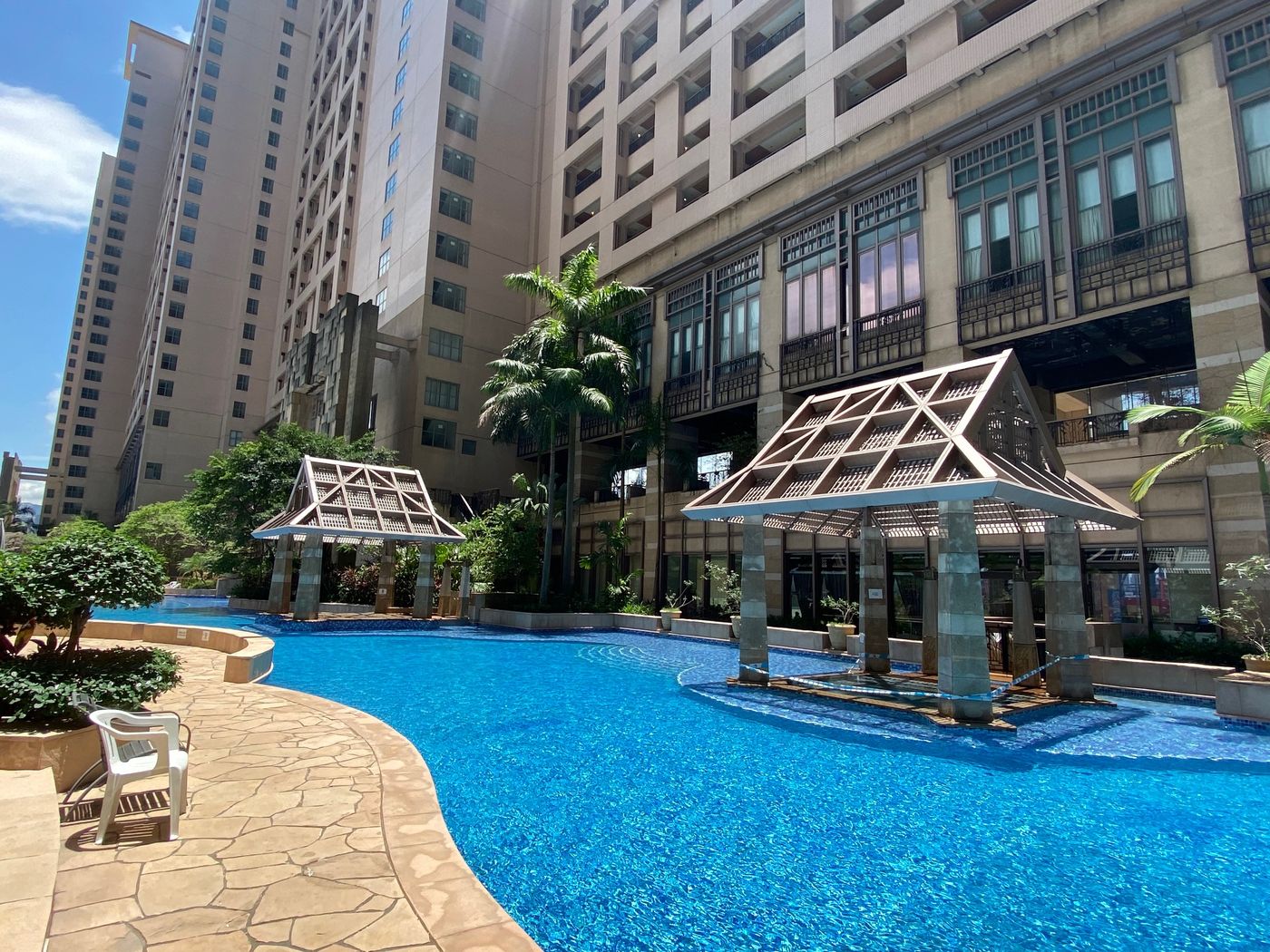 Rambler-Garden-Hotel-Pool-1