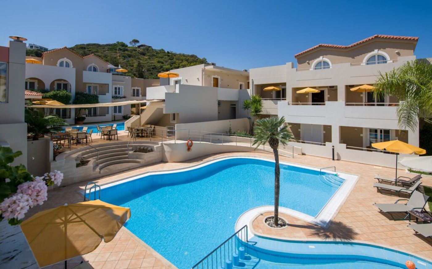 Toxo Hotel and Apartments