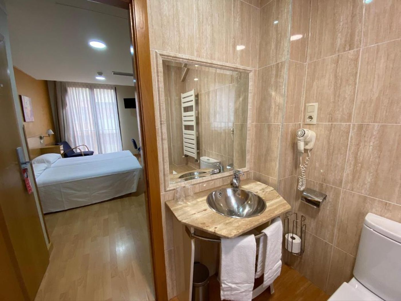 Alda Centro Oviedo-Spain-OVIEDO -Room-7