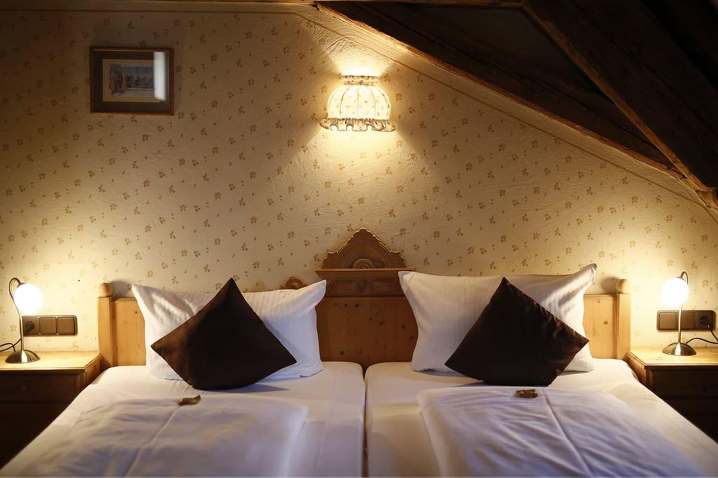 Hotel Brauereigasthof Fuchs-Germany-NEUSAESS-Room-9