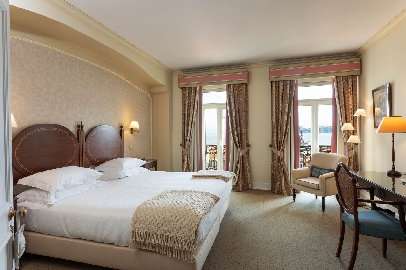 As-Janelas-Verdes-Room-22