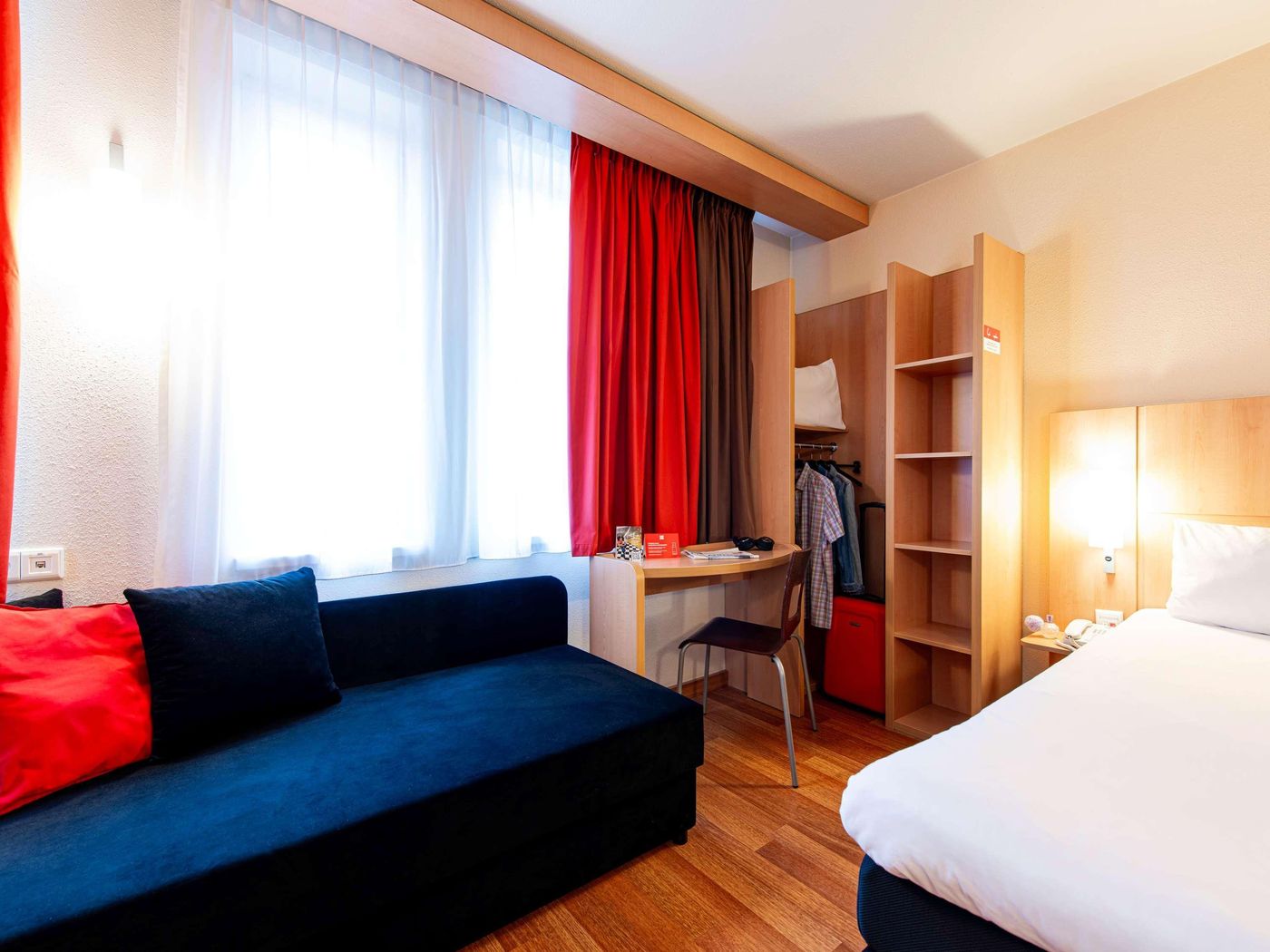 Ibis-Krakow-Stare-Miasto-Room-18