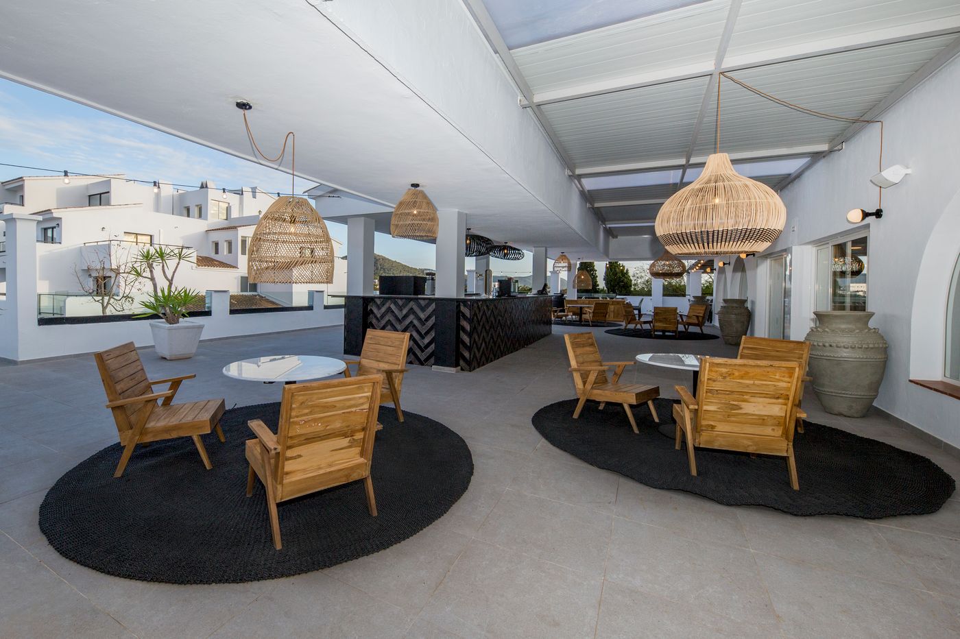 Club-Bahamas-Ibiza-Restaurant-40