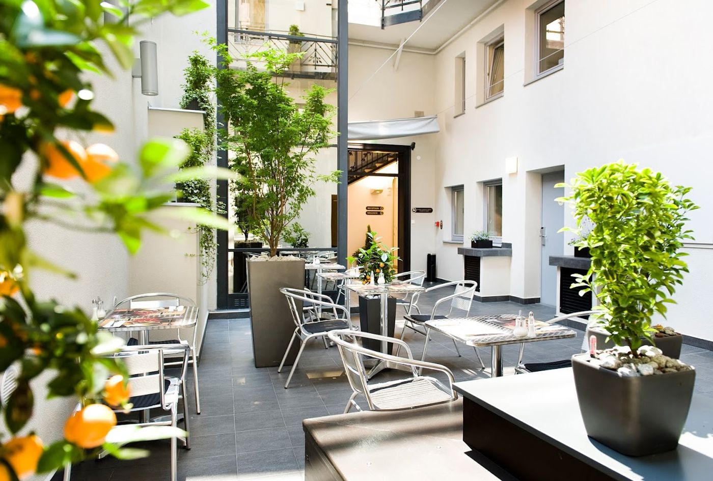 Opera Garden & Apartments Hotel