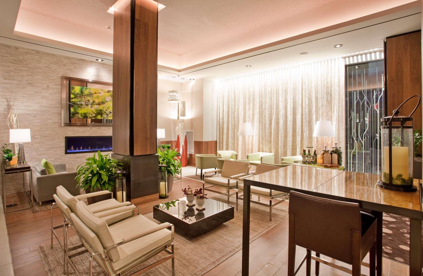 Hilton-Garden-Inn-New-York-Central-Park-South-Midt-Lobby-9