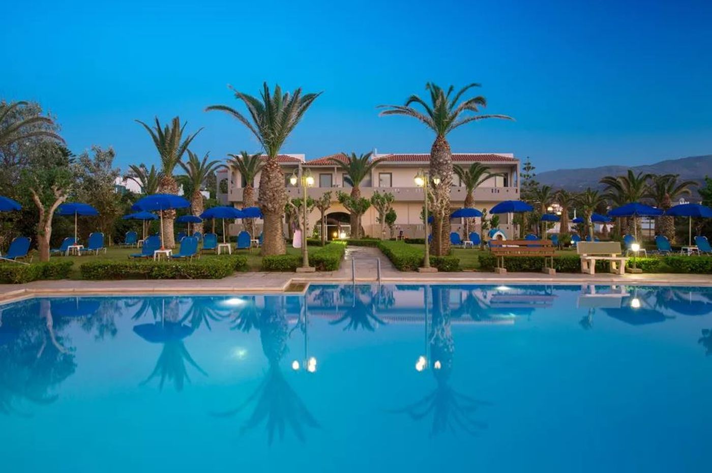 Marinos Beach Apartments