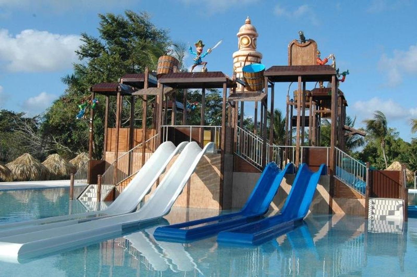 Sirenis-Hotel-Club-Aura-Pool-4