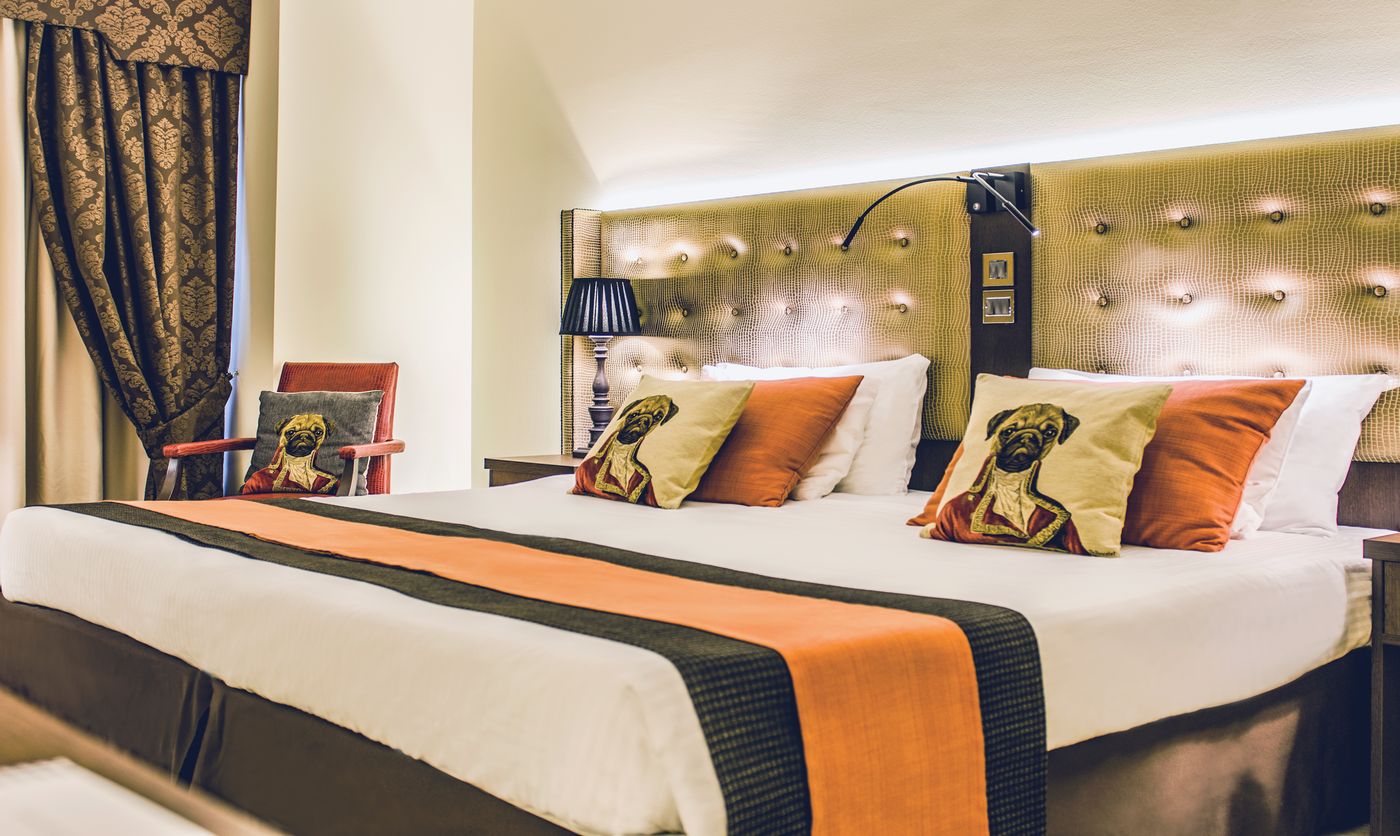 New - Ax - The Victoria Hotel