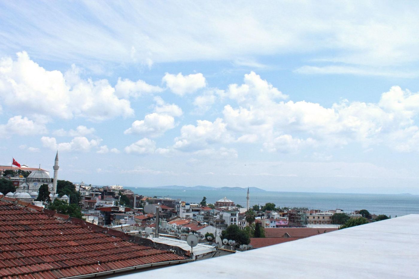 Good-Night-Hotel-Room-9