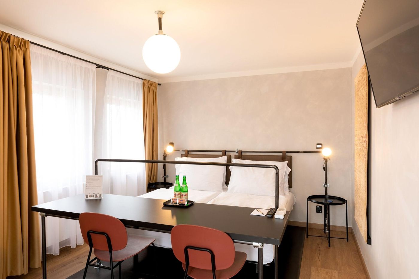 Miss-Sophie-s-Downtown-Room-52